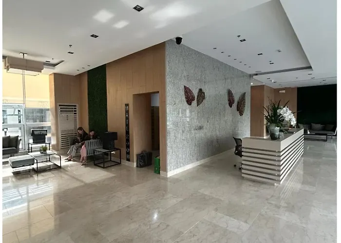 Apartahotel Miemie's Amazing Staycation With Sierra Madre View Manila