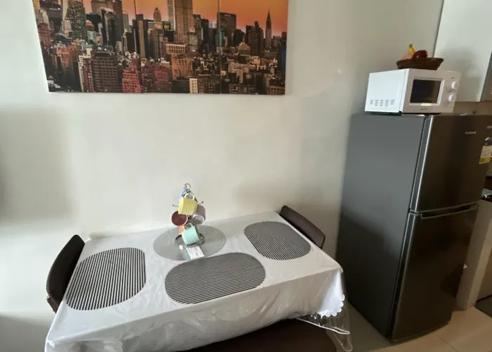 Apartahotel Miemie's Amazing Staycation With Sierra Madre View *