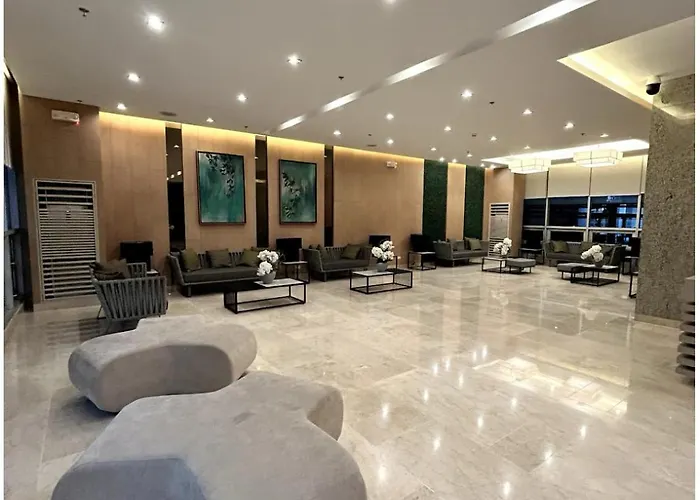Apartahotel Miemie's Amazing Staycation With Sierra Madre View Manila